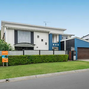Campbell St 11 Moffat Beach Holiday home Caloundra